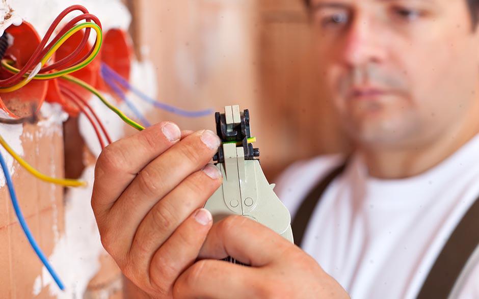 recherche travail électricien bâtiment Le Bourget